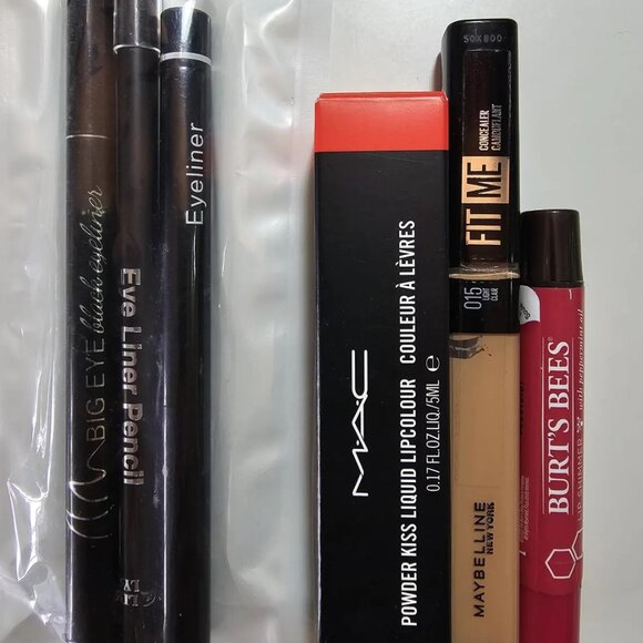 Red Radiance Beauty & Pamper Box - Picture 4 of 8